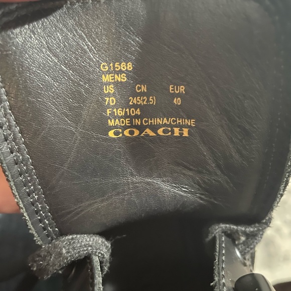 Coach boot lightly used, minor scratch in left boot - Picture 3 of 5